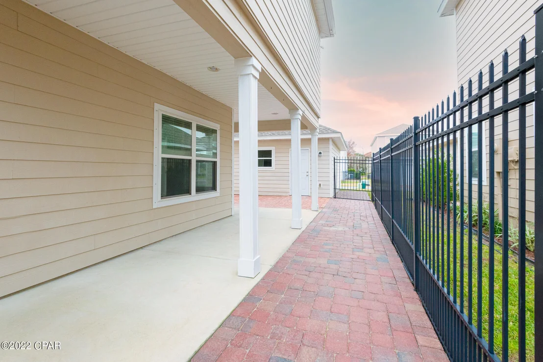 Photo of 4711 Bigleaf Lane