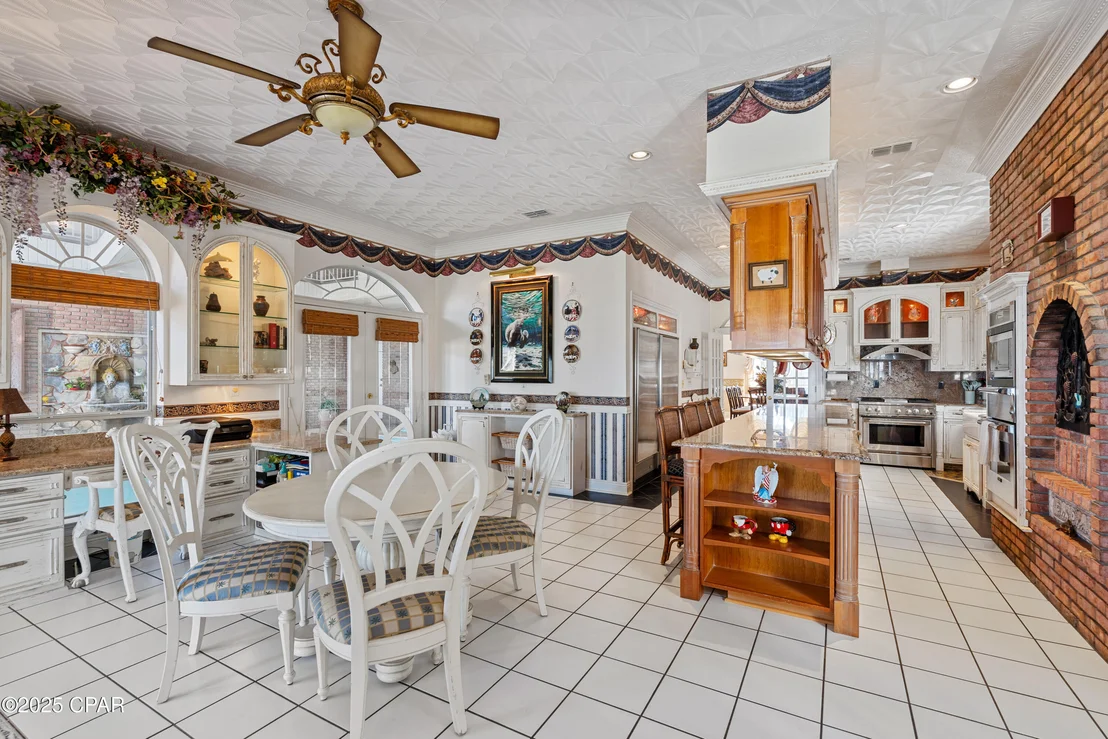 Photo of 364 Walton Way