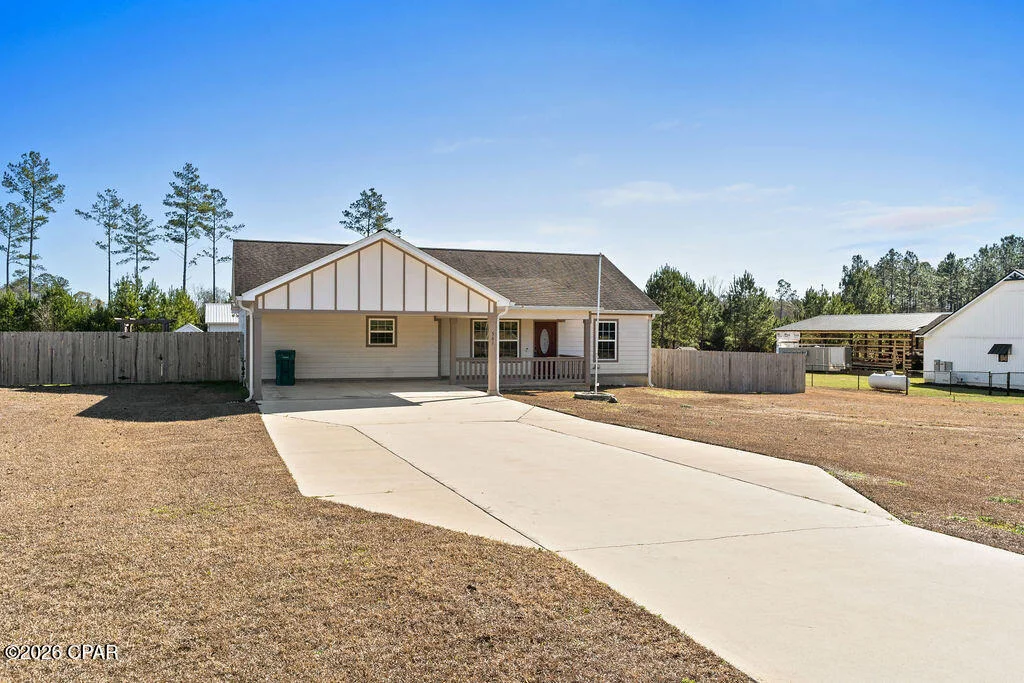 Photo of 561 Lakepointe Drive