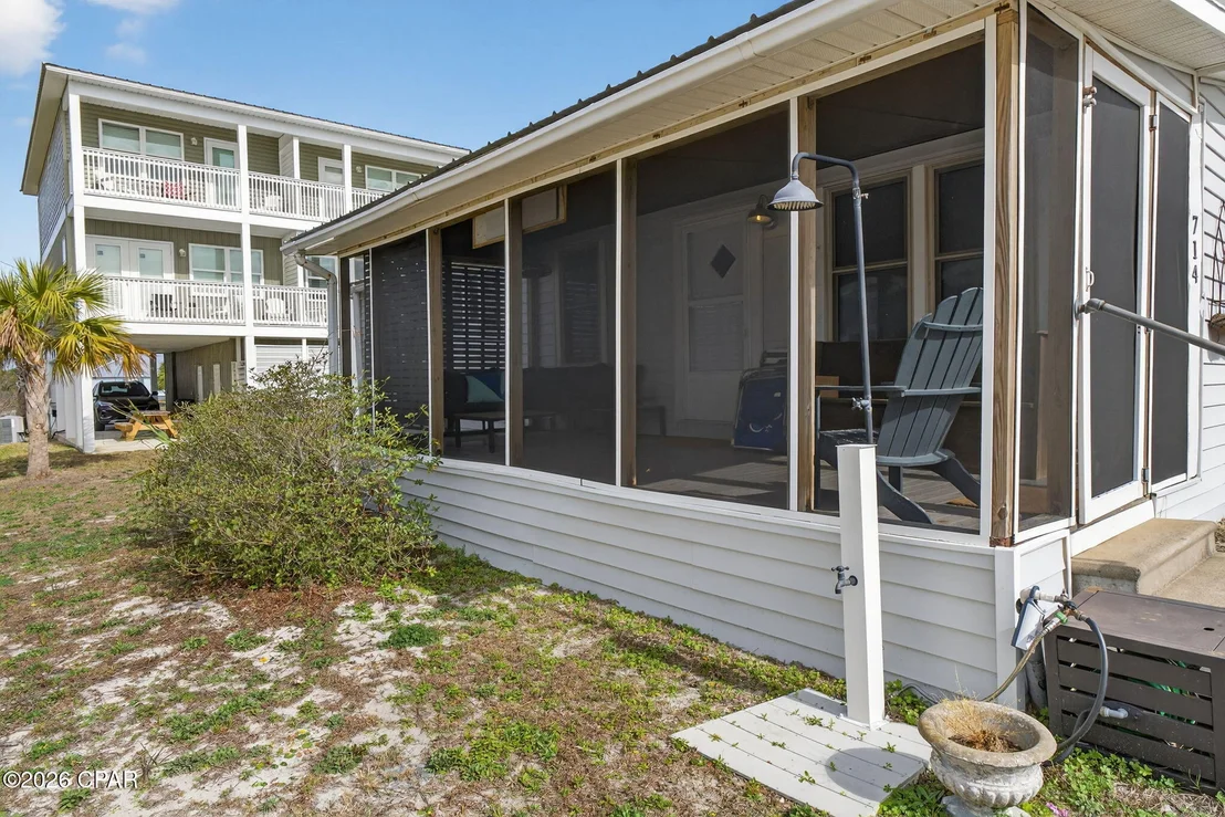 Photo of 714 Oleander Avenue