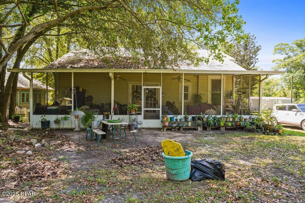 Photo of 1324 Coggin Avenue