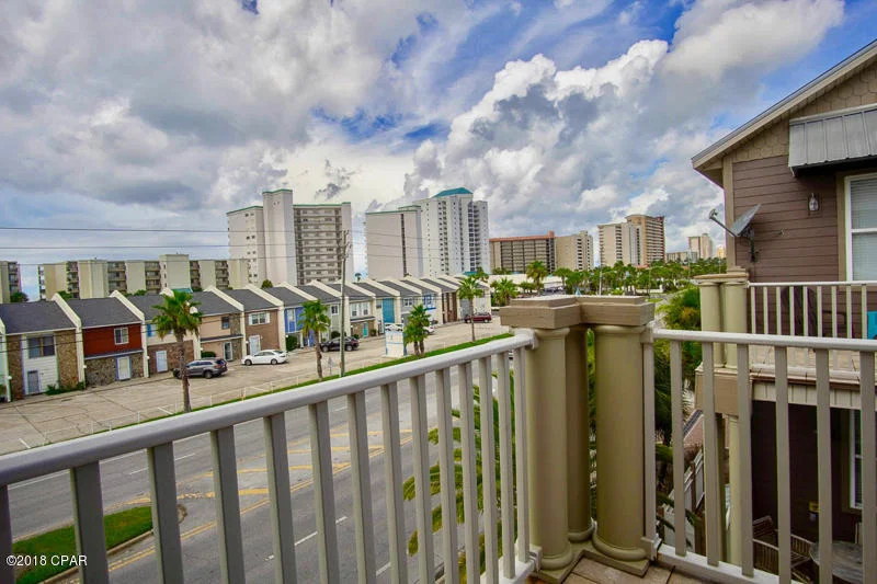 Photo of 6214 THOMAS Drive