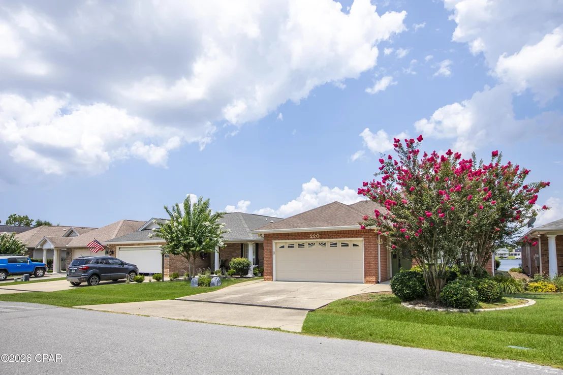 Photo of 220 Lakeridge Drive