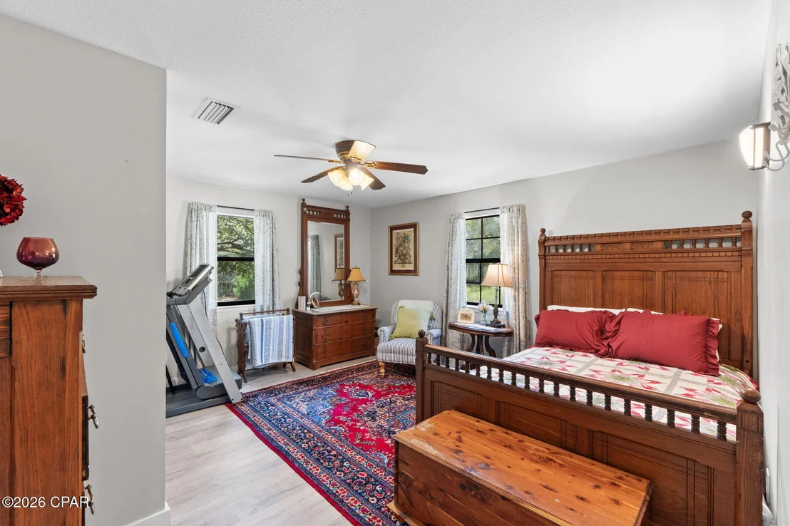 Photo of 3875 River Road