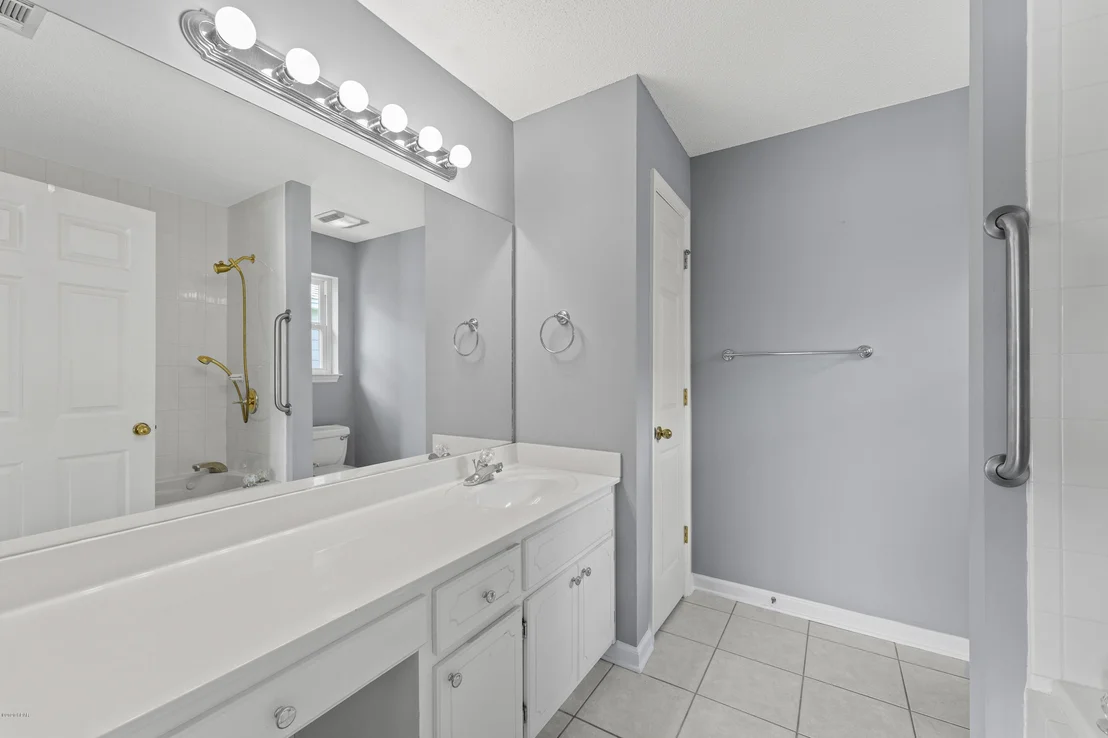 Photo of 106 Lakeridge Drive