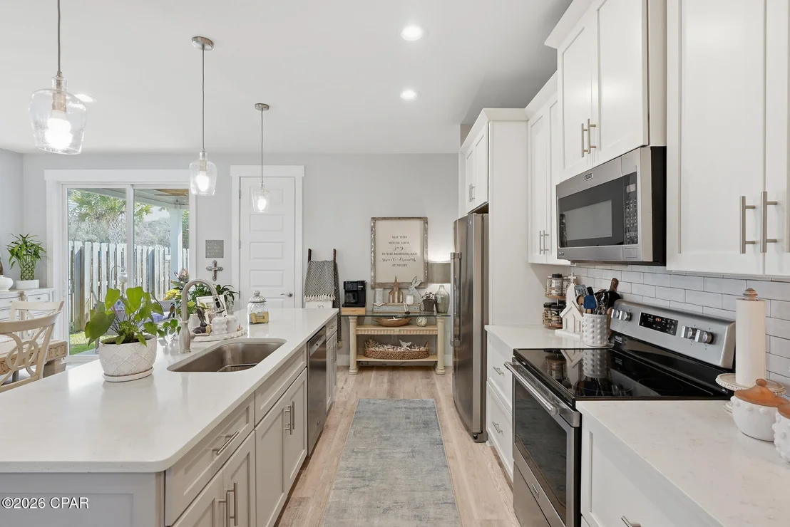 Photo of 8437 Warner Place