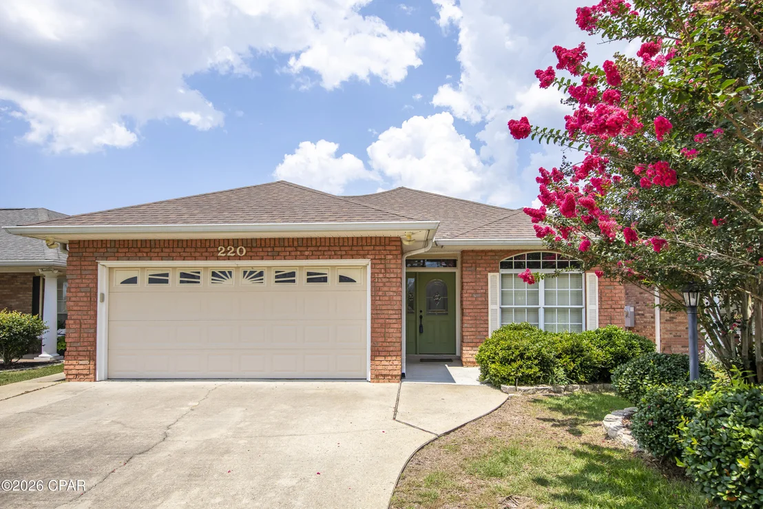 Photo of 220 Lakeridge Drive