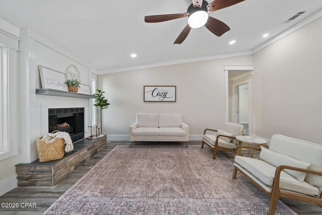 Photo of 323 Prudence Lane