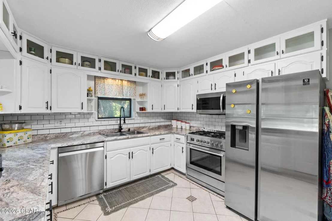 Photo of 3875 River Road