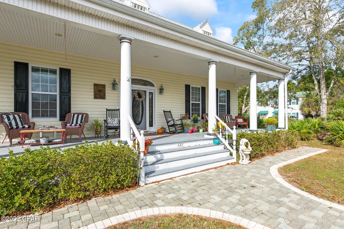 Photo of 121 Moonlight Drive