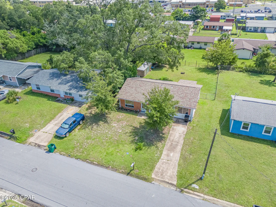 Photo of 910 Nottingham Drive