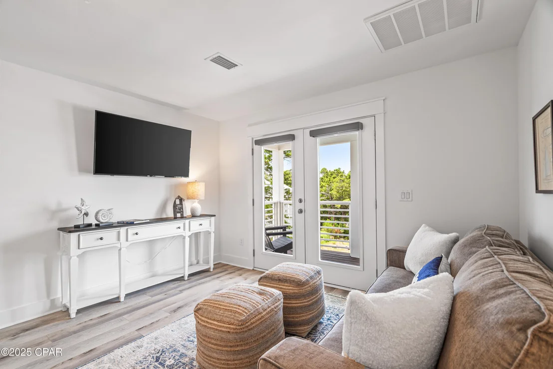 Photo of 150 Grande Pointe Circle