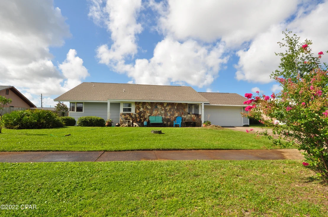 Photo of 329 Moore Drive