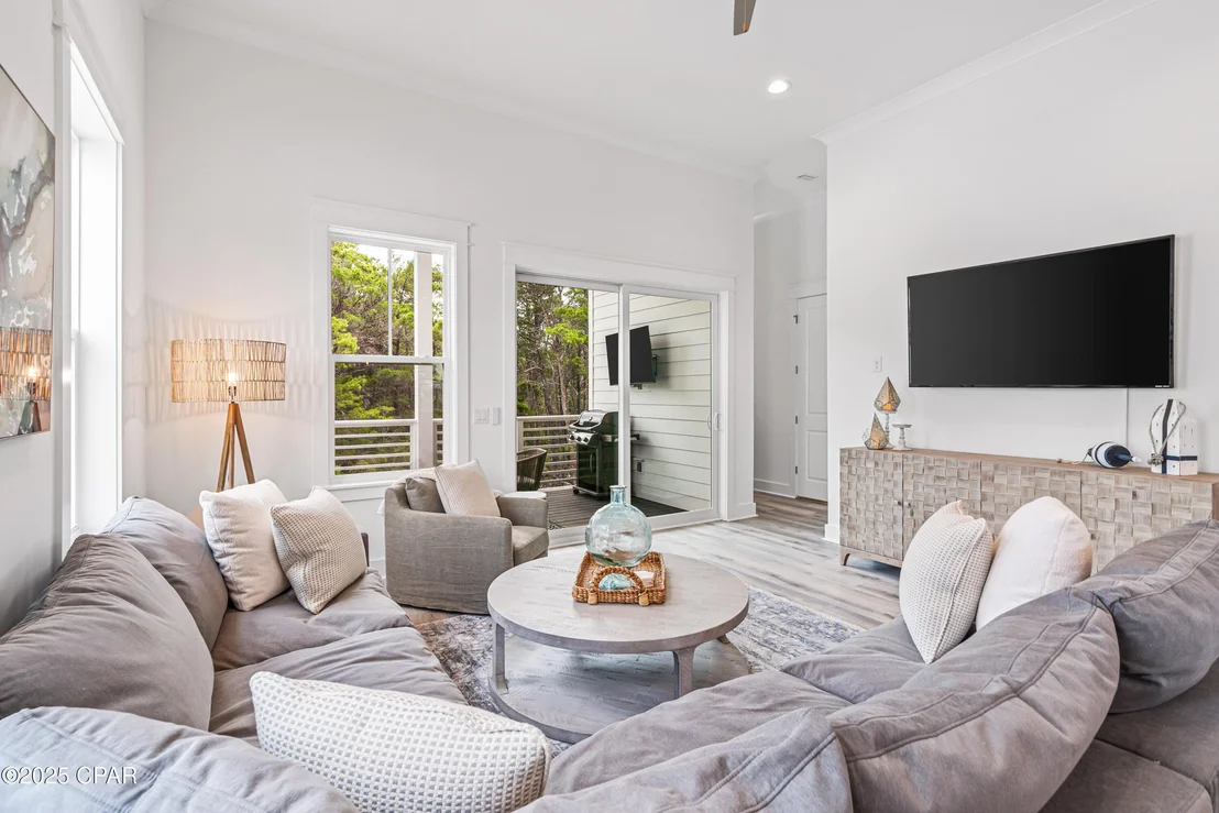 Photo of 150 Grande Pointe Circle