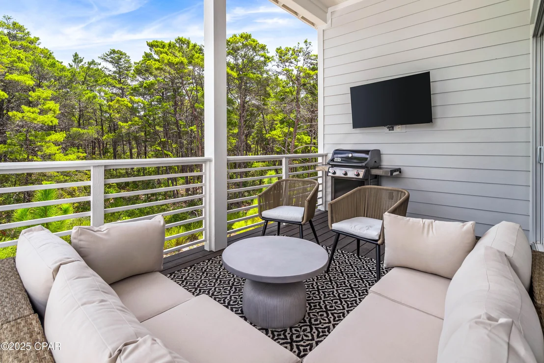 Photo of 150 Grande Pointe Circle