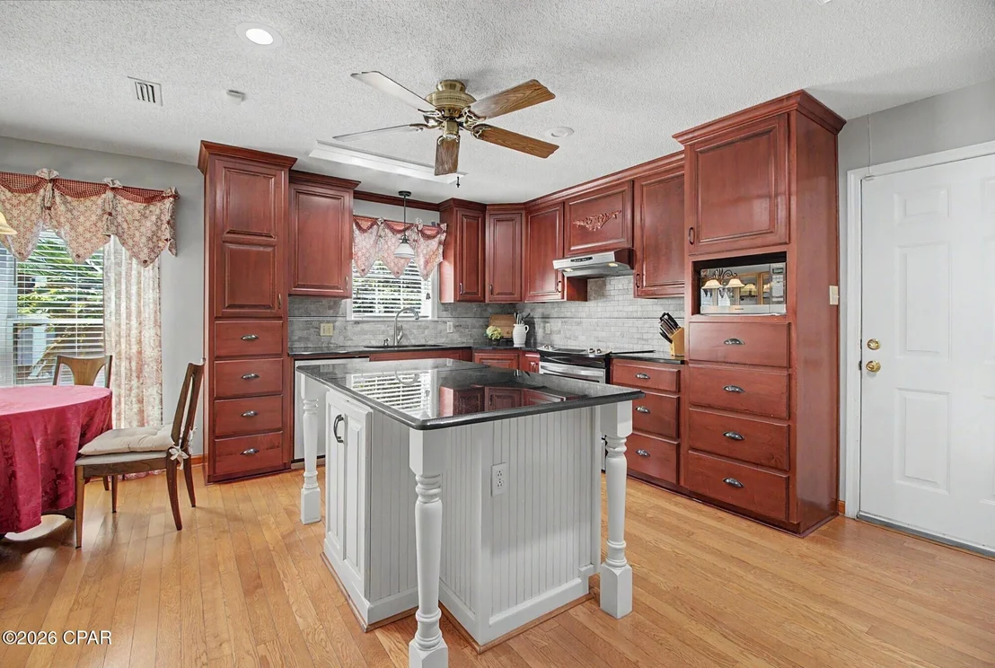 Photo of 5381 College Drive