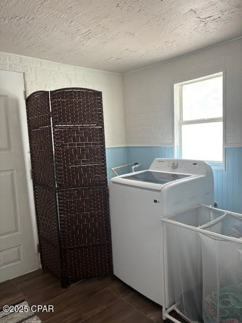Photo of 4583 Dickson Road