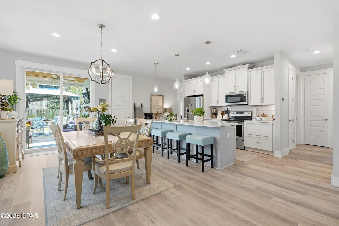 Photo of 8437 Warner Place