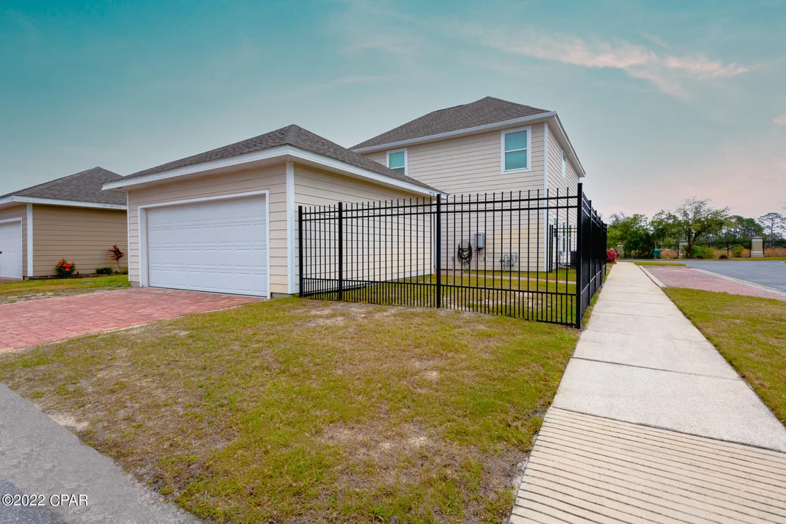 Photo of 4711 Bigleaf Lane
