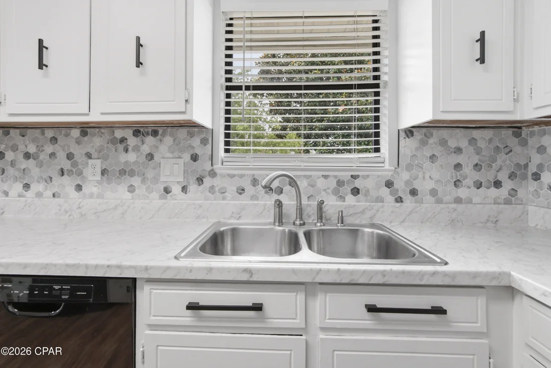 Photo of 6007 Howard Road