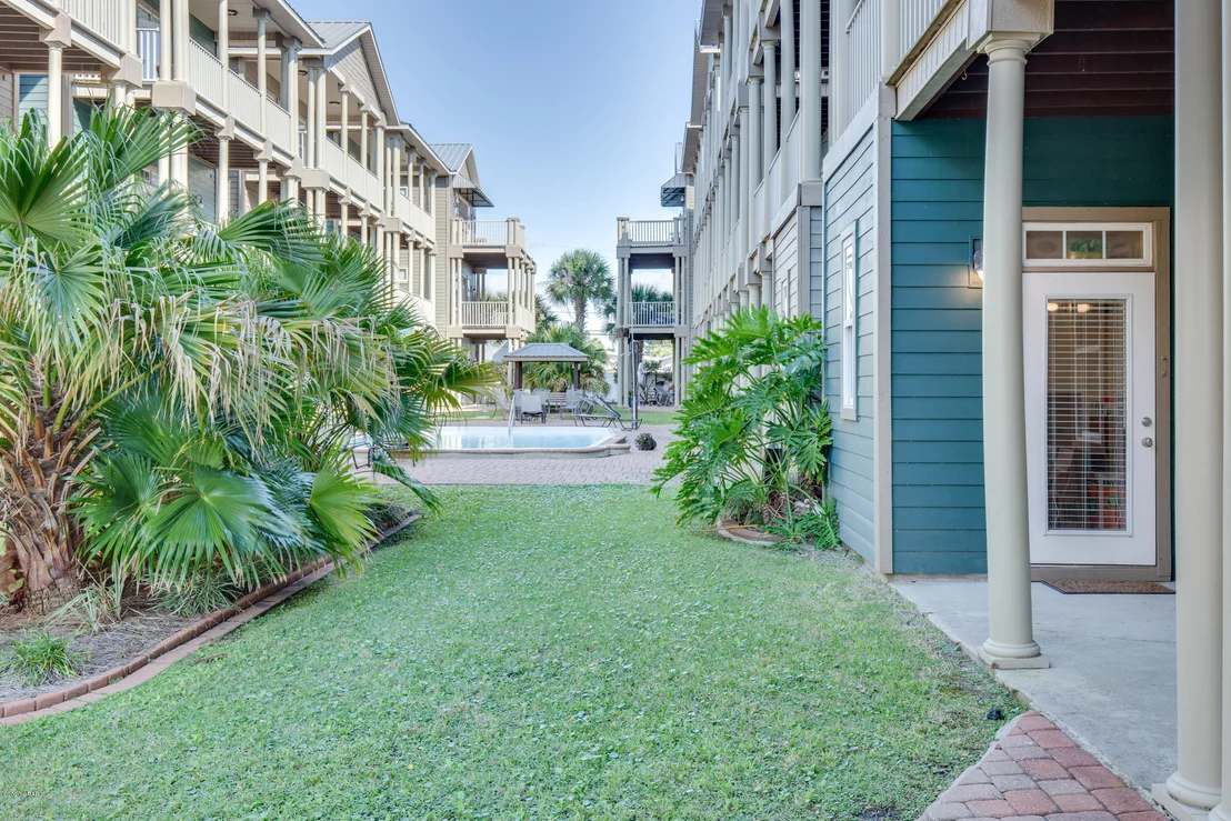 Photo of 6216 Thomas Drive