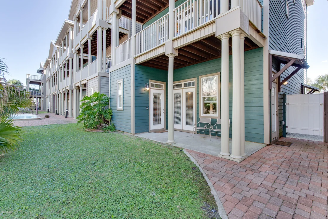 Photo of 6216 Thomas Drive