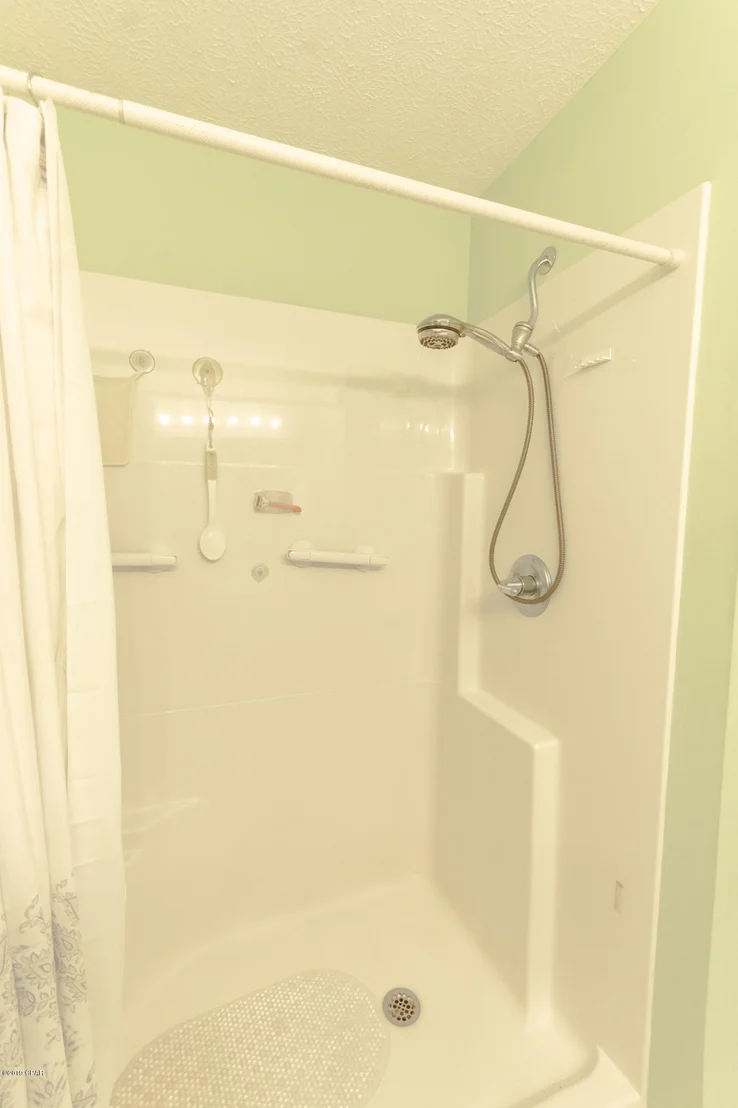 Photo of 121 Lakeridge Drive