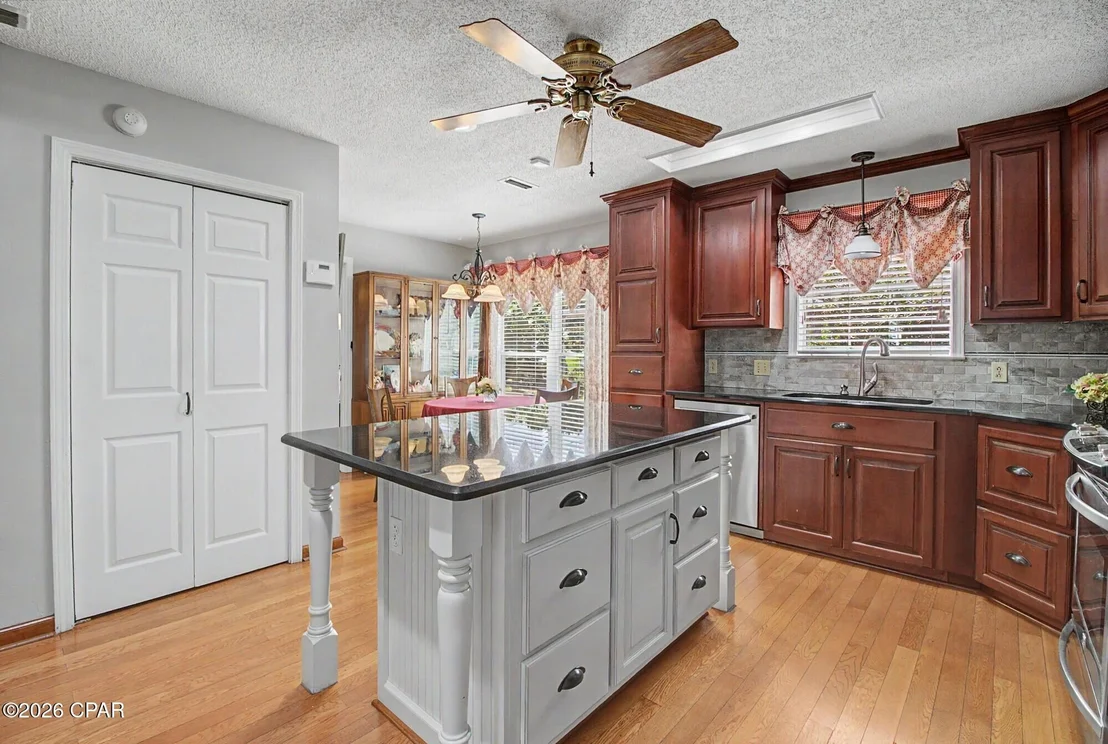 Photo of 5381 College Drive