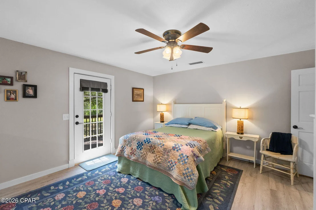 Photo of 3875 River Road