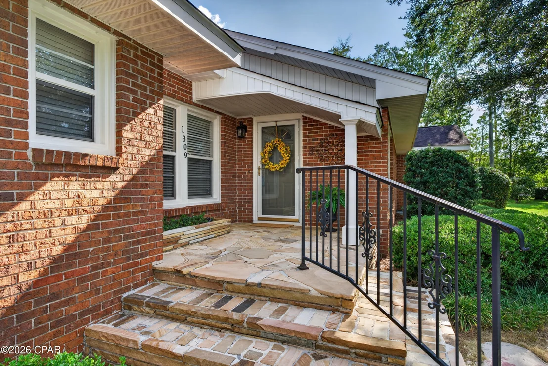Photo of 1309 South Boulevard