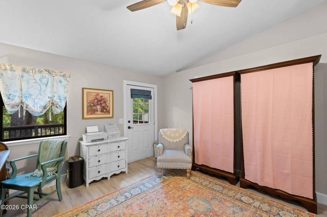 Photo of 3875 River Road
