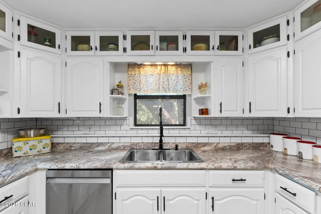 Photo of 3875 River Road