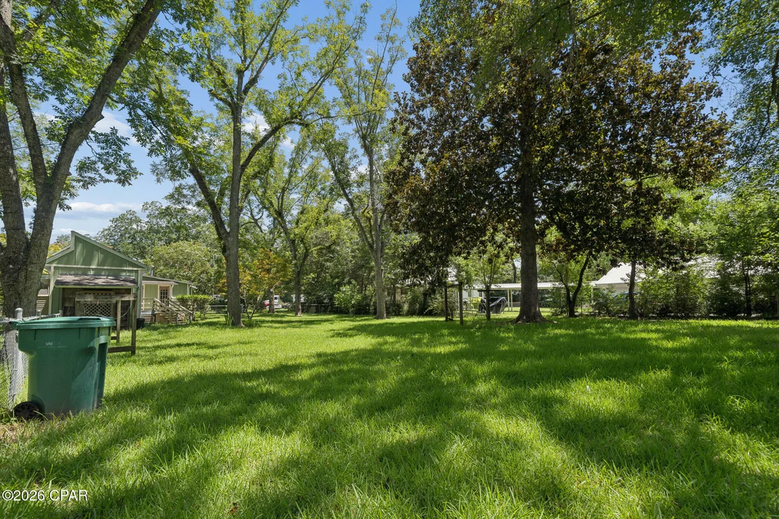 Photo of 672 Main Street