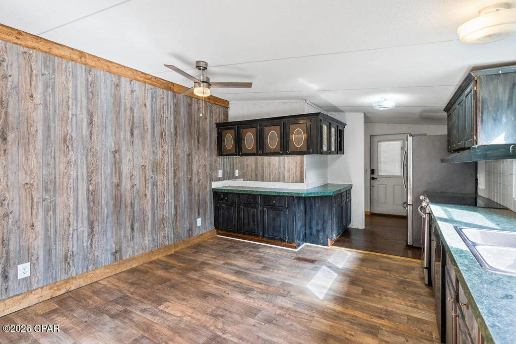 Photo of 2635 Springhill Road