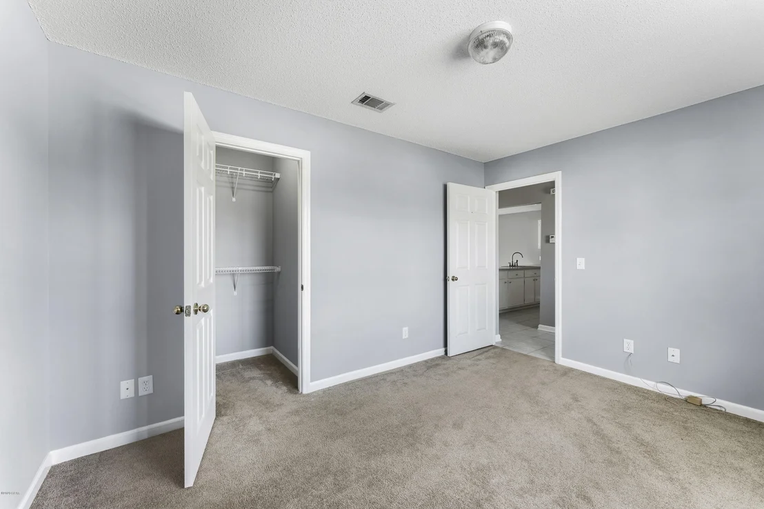 Photo of 106 Lakeridge Drive