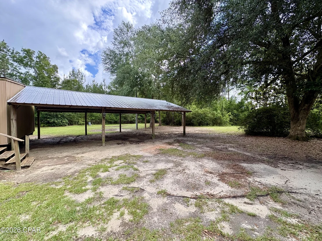 Photo of 1237 Roland Road