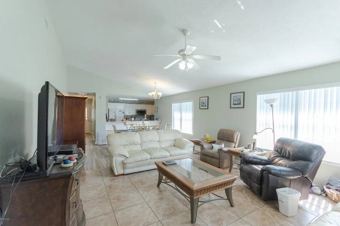Photo of 121 Lakeridge Drive