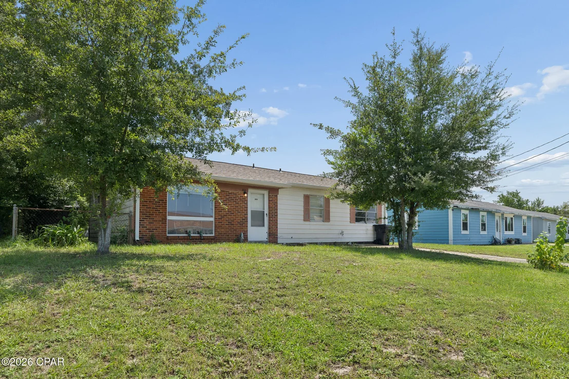 Photo of 910 Nottingham Drive