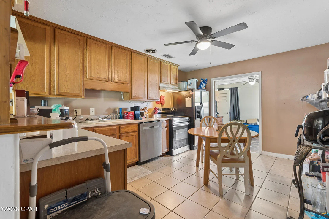 Photo of 910 Nottingham Drive