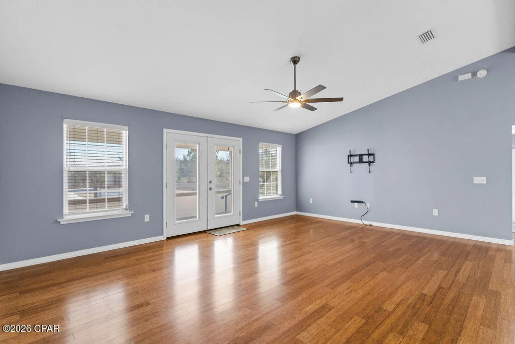 Photo of 561 Lakepointe Drive
