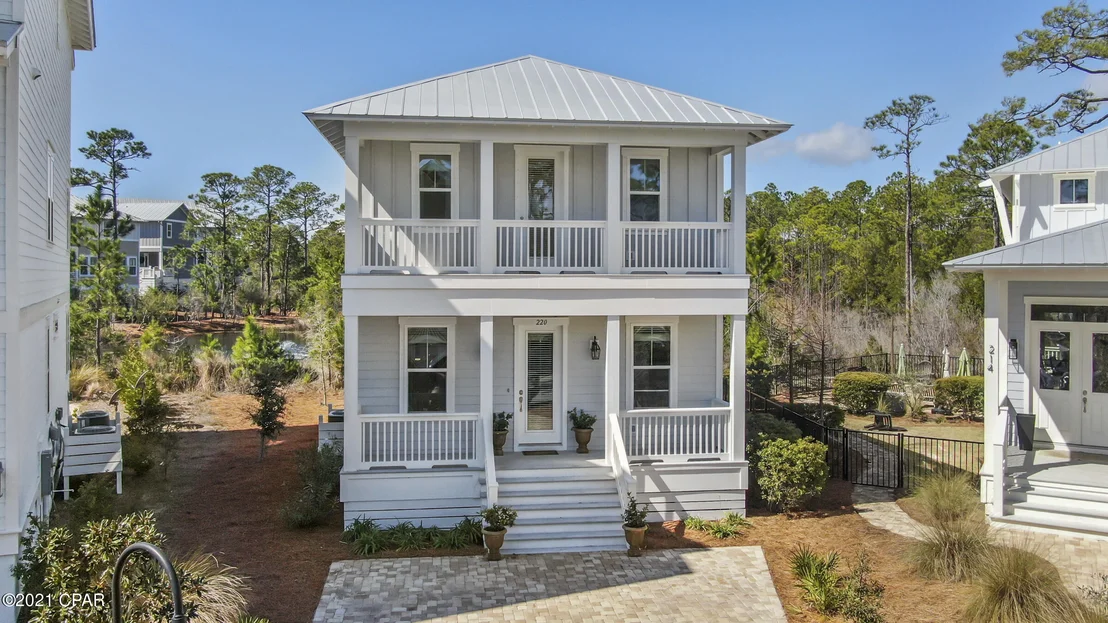 Photo of 220 Emerald Beach Circle