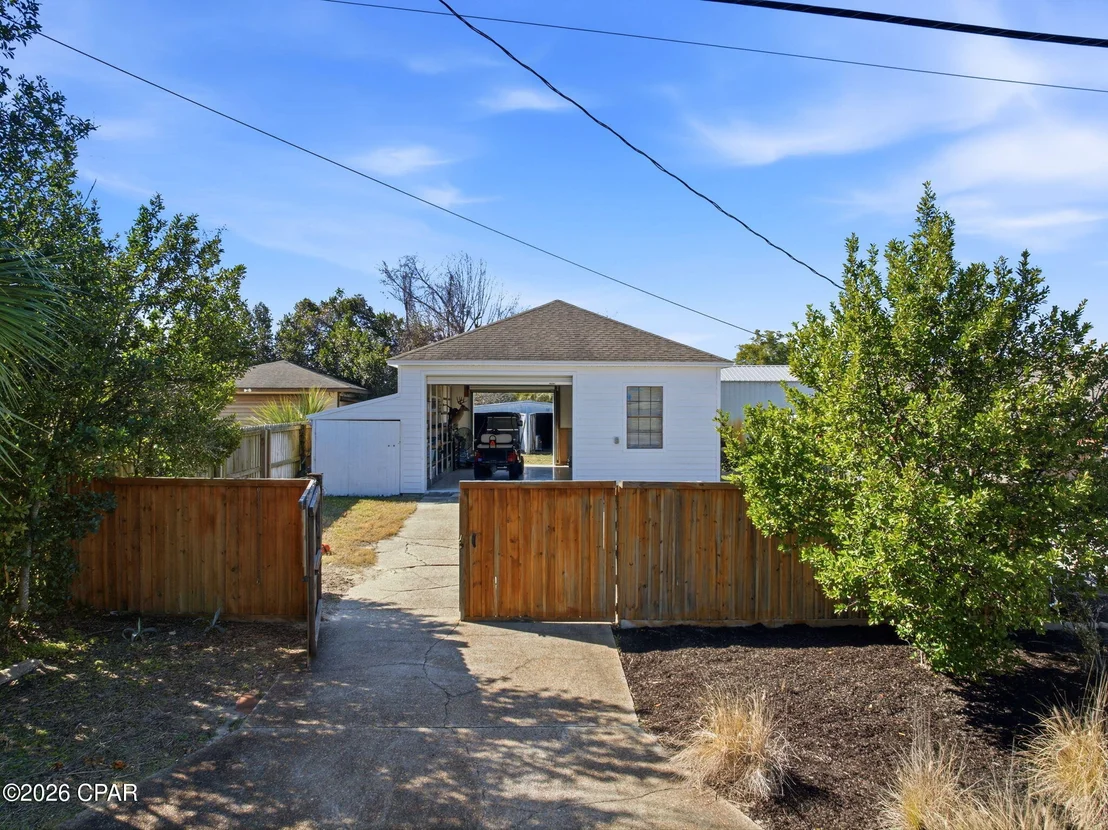 Photo of 437 W Baldwin Road