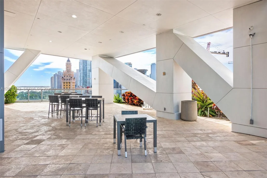 Photo of Unit 5404 at 888 Biscayne Blvd