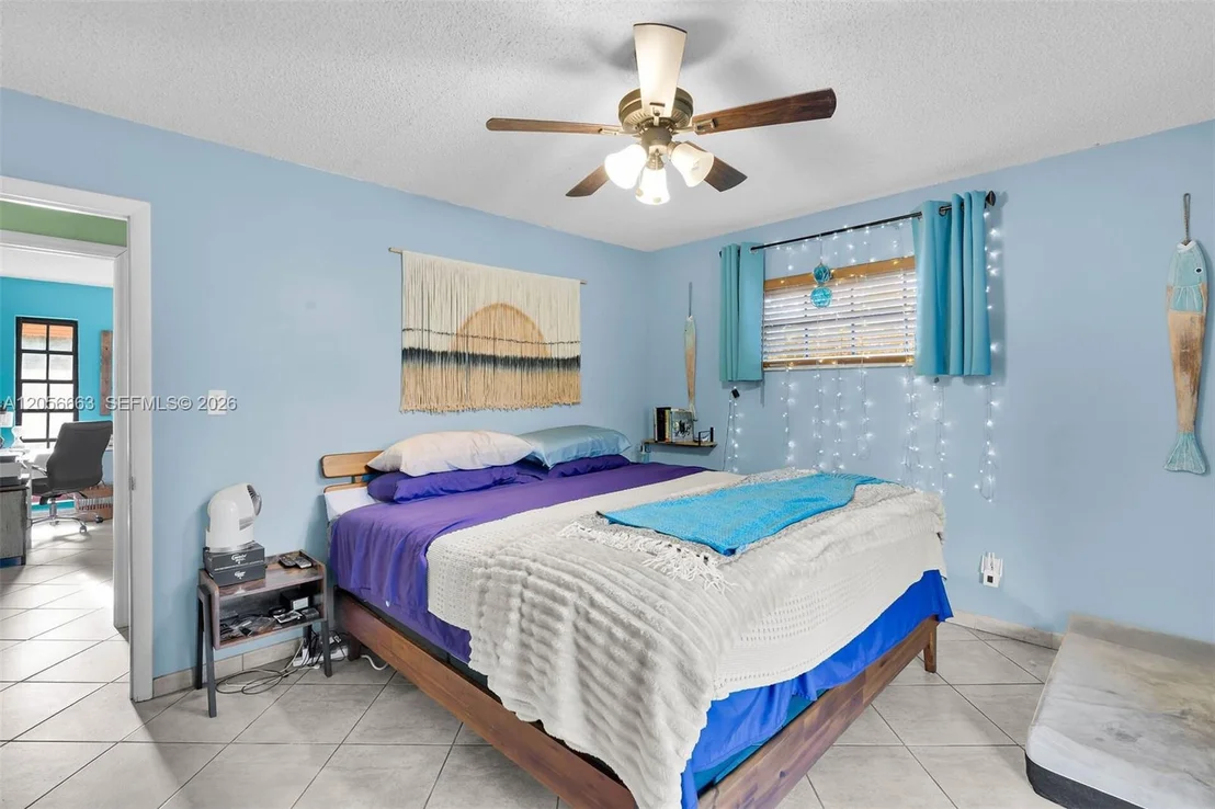 Photo of 422 Calle Limon