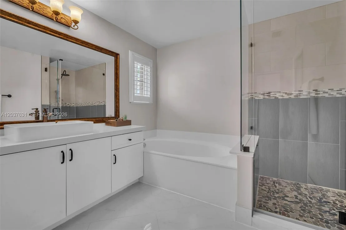 Photo of 4110 Laurel Ridge Cir