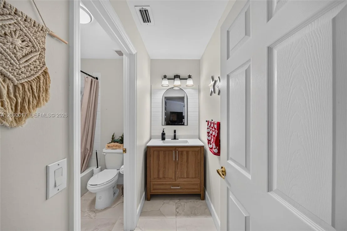 Photo of 16424 Sapphire Pl