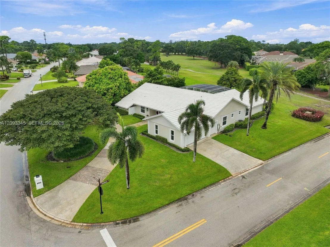 Photo of 444 Glenbrook Dr