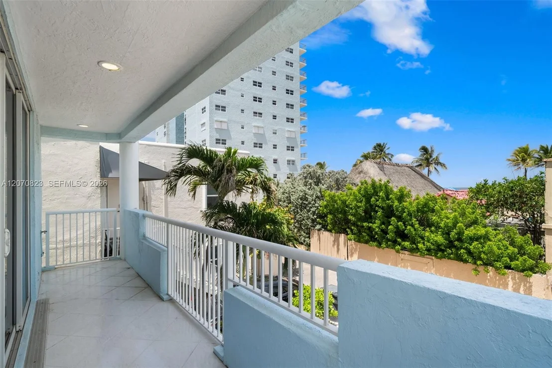 Photo of 311 N N Surf Rd