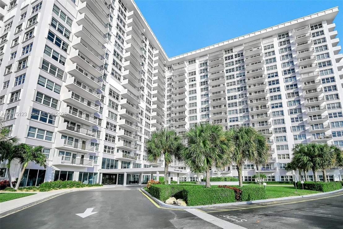 Photo of Unit 103 at 405 N Ocean Blvd