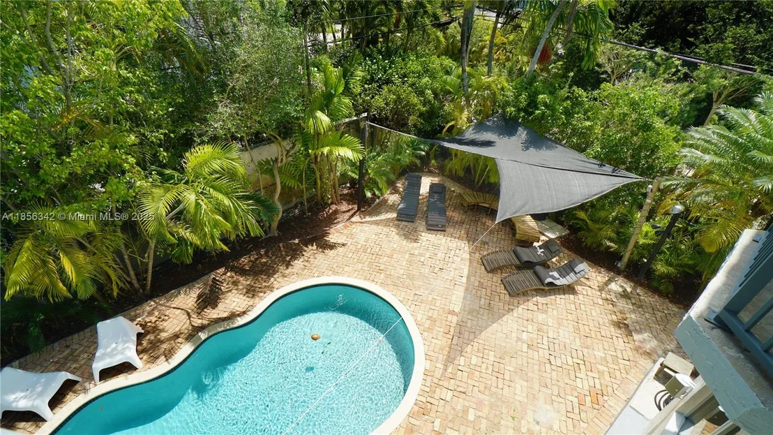 Photo of 691 Ridgewood Rd